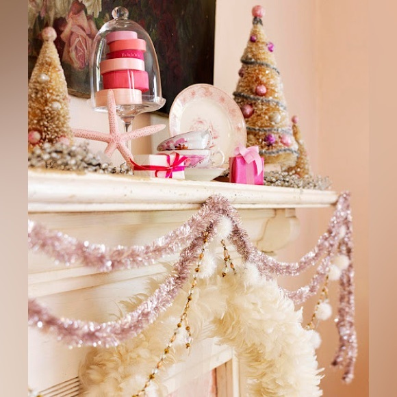 Christmas in Pink - Picture 11 of 12